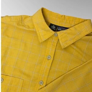 Patagonia Men's Size Medium Yellow Checkered Short Sleeve Button Down Shirt